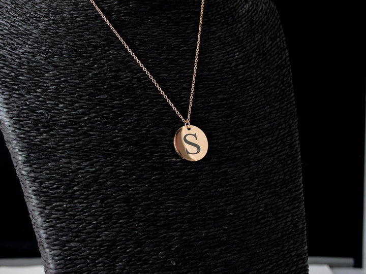 Engraved Initial Necklace: Circle Pendant
