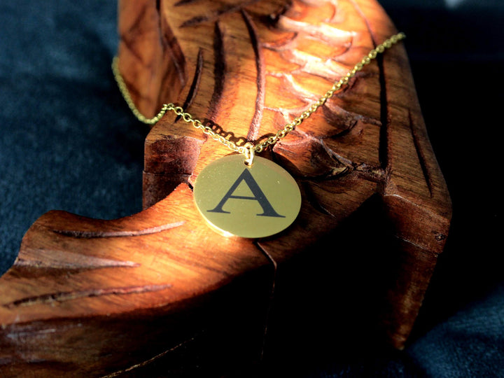 Engraved Initial Necklace: Circle Pendant
